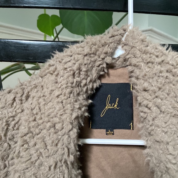 Faux shearling vest - Picture 3 of 3